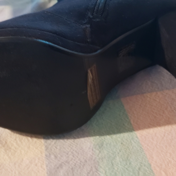 Boots - Picture 2 of 5